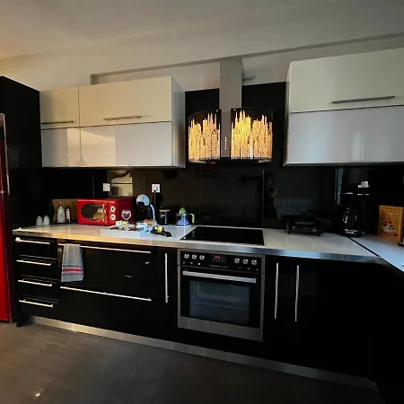 The Spartan Penthouse דירה *